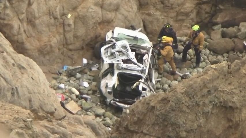 Video: Rodina přežila pád auta z útesu. Otec ho tam nejspíš navedl úmyslně